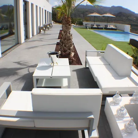 Casa Leon לינה וארוחת בוקר *