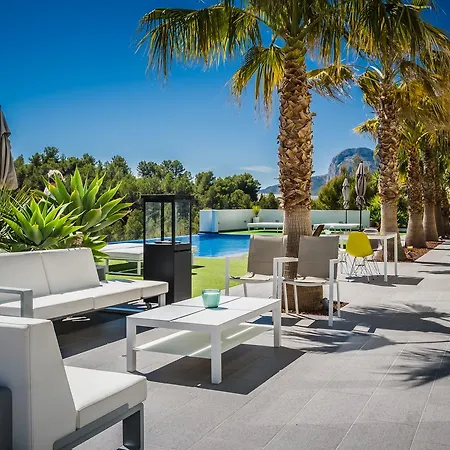 לינה וארוחת בוקר Casa Leon *