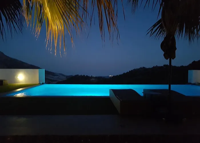 Casa Leon فندق مبيت وإفطار