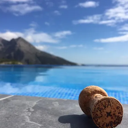 Casa Leon Bed & Breakfast *